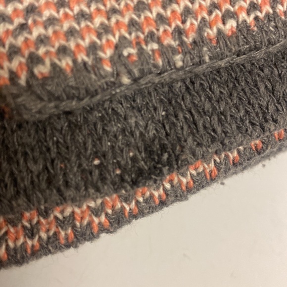 In 2 Green Recycled Blanket Throw Salmon Gray 65” by 48” - Picture 16 of 17